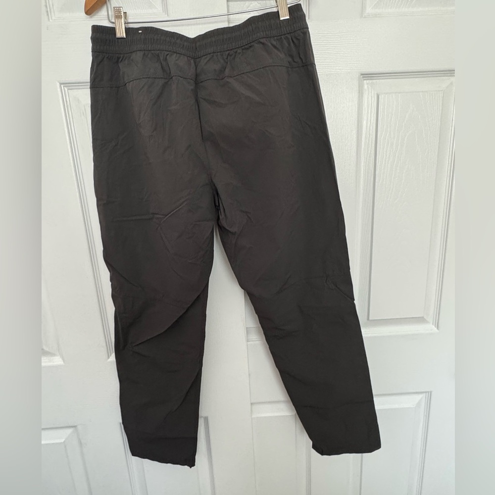 Men’s M Old Navy Active Sweatpants Joggers Bundle Gray Tapered Zip Pocket 2-Pack - Picture 11 of 14